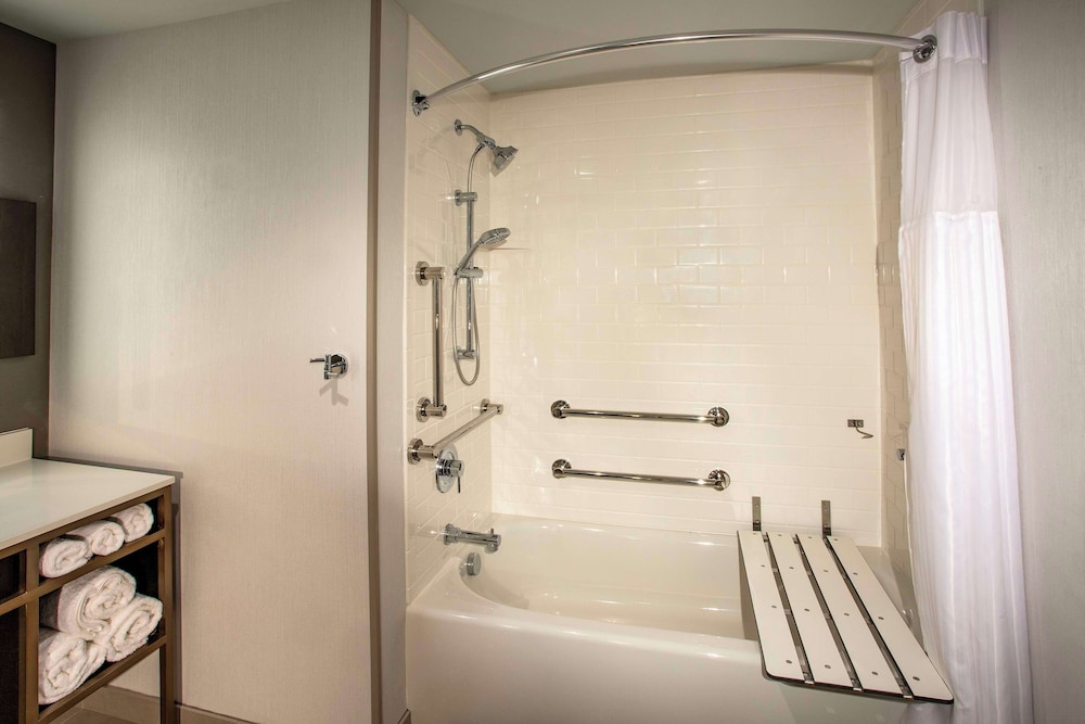 Hilton Garden Inn Redmond Seattle - photo 27
