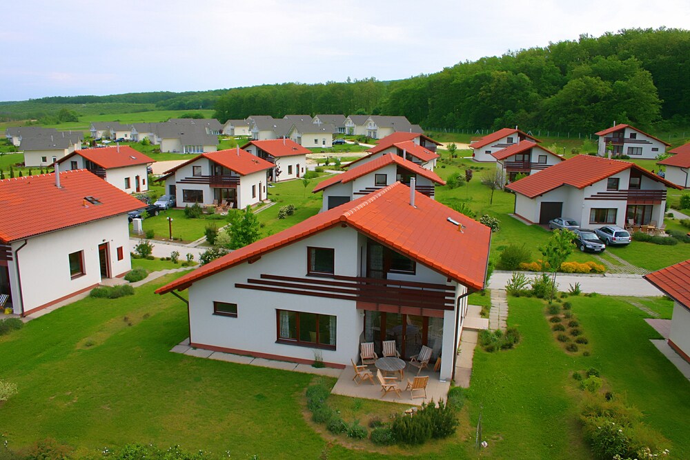 Villapark Vargesztes — hotel in Tata