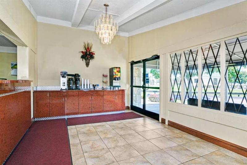 Knights Inn Charleston - photo 8