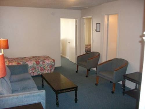 Knights Inn & Suites Canyon TX - photo 11