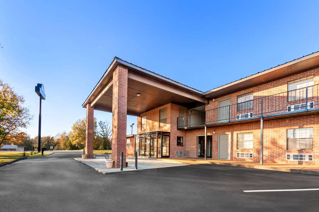 Days Inn by Wyndham Brownsville - photo 2