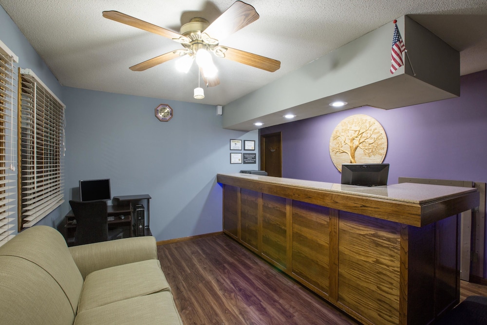 Super 8 by Wyndham Williams - photo 3