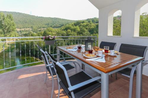 Waterfall House Getaway — 4-Star Luxury Hotel in Trilj, Croatia