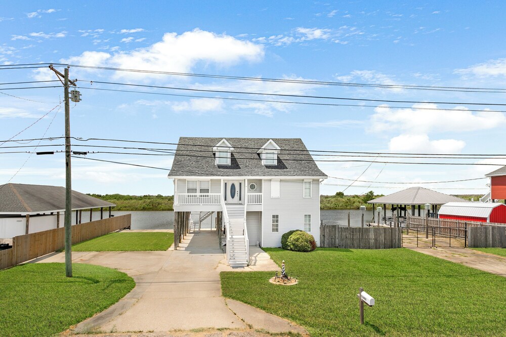 Bayou Manor - carbon neutral hotel in Slidell