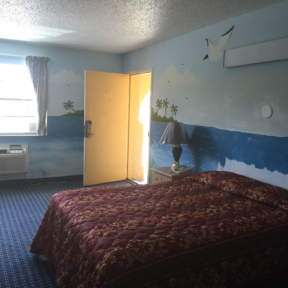 Guest Inn & Suites - photo 13