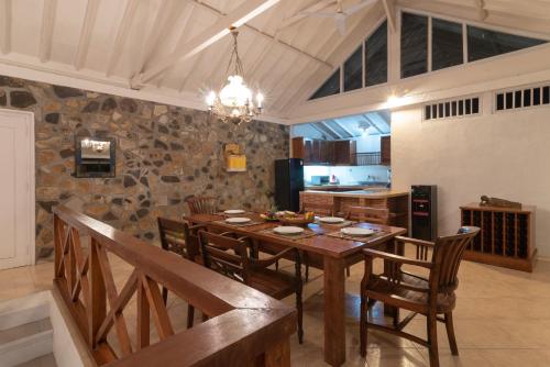Villa Dinding Batu — Singaraja — photo 4