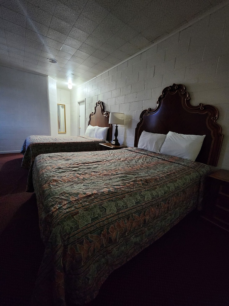 A Nights Inn - photo 13