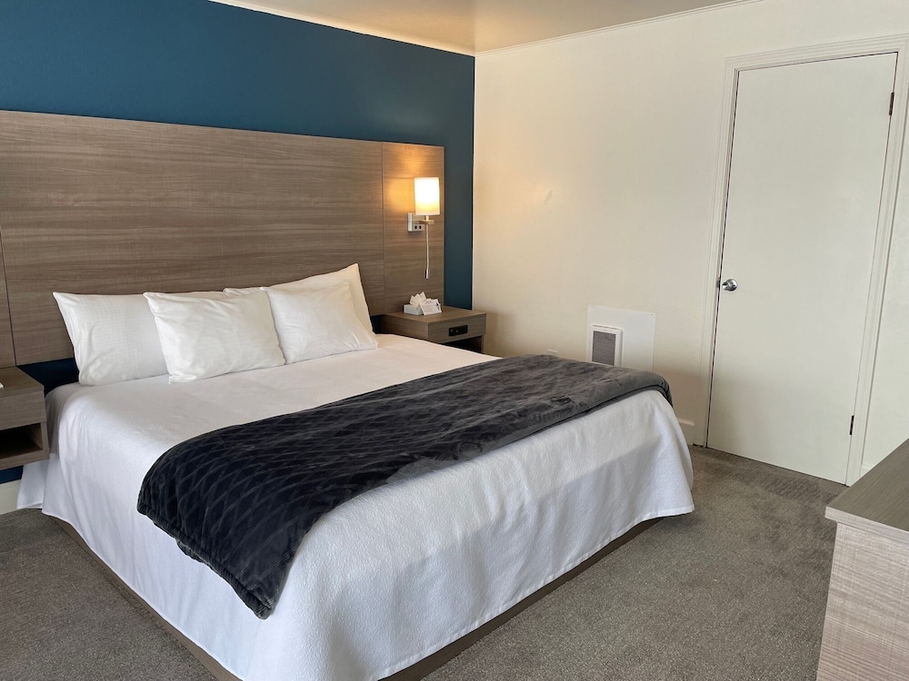 Crown Motel and Family Resort - photo 18