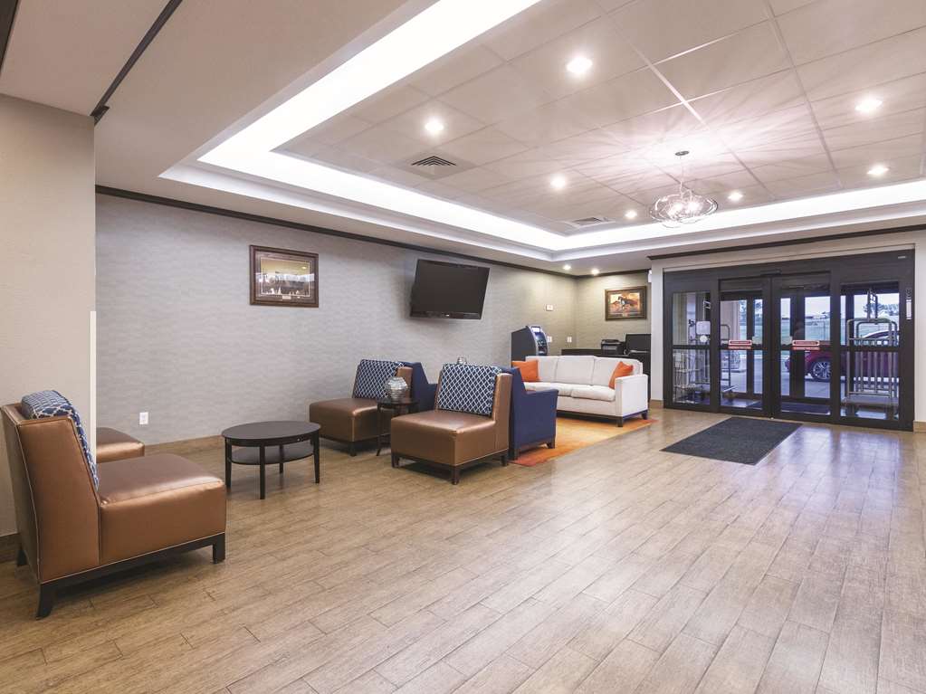 La Quinta Inn & Suites by Wyndham Glendive - photo 4