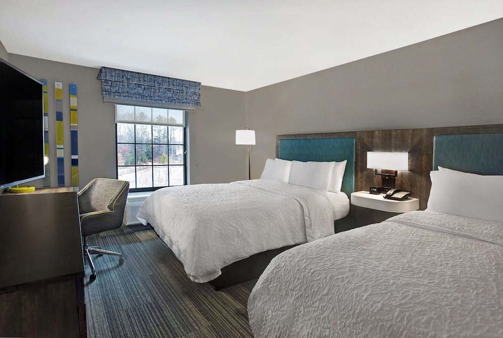 Hampton Inn Westfield - carbon neutral hotel in Westfield