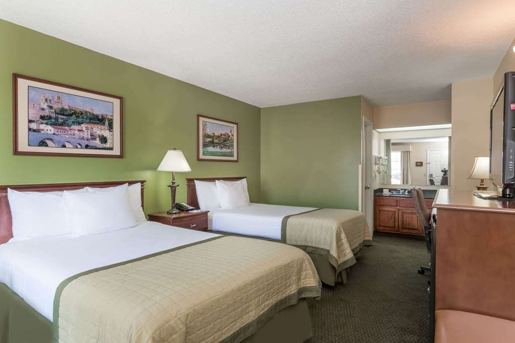 Baymont by Wyndham Waycross - photo 11