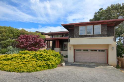 Heaven on Happy Hill Spring Special in Cambria, United States