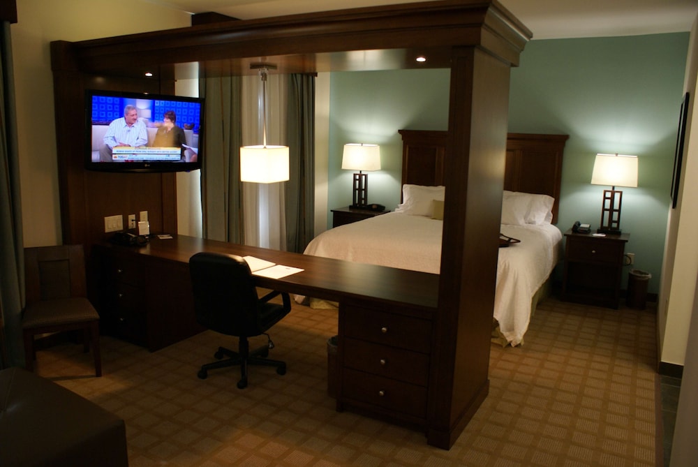 Hampton Inn & Suites Center — Center — photo 4