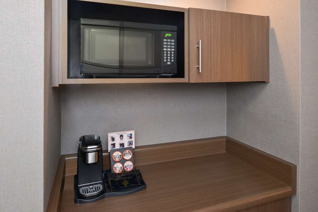 Best Western Plus Coalinga Inn - photo 26