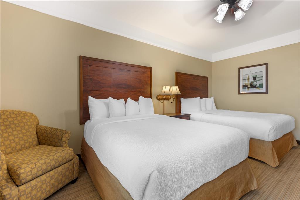 Best Western Plus Monica Royale Inn & Suites - photo 28