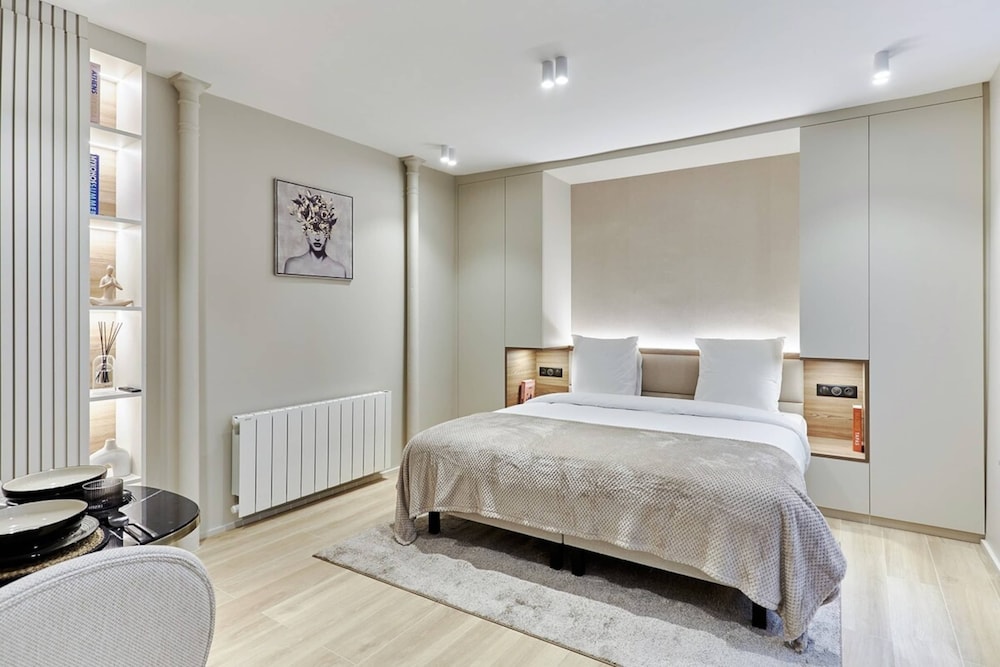 Sublime and new Studio Center of Paris — 4-Star Luxury Hotel in Paris, France