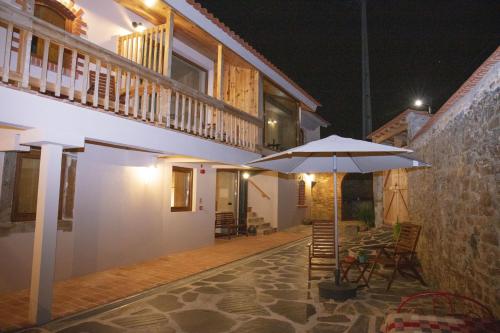 Vale das Maias Casa de Campo — 4-Star Luxury Hotel in Penacova, Portugal