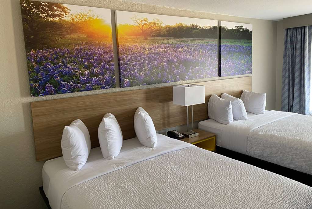 Days Inn by Wyndham Waco University Area - photo 28