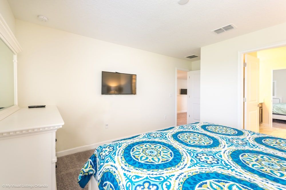 H1672brand new Amazing 8 Bedroom 5 Bathroom Resort - photo 19