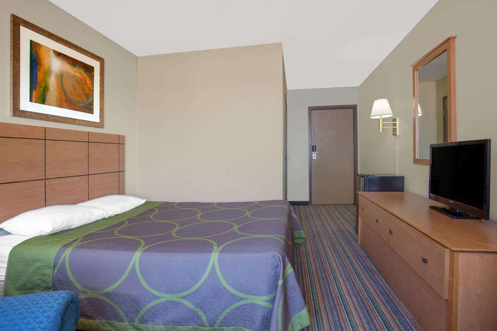 Super 8 by Wyndham Evansville East - photo 12