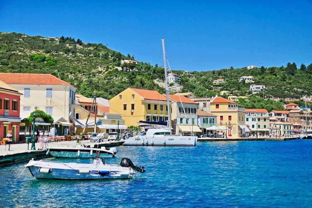 Nina Apartment — 4-Star Luxury Hotel in Gaios, Greece