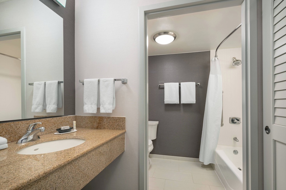 Courtyard by Marriott Pleasanton - photo 13