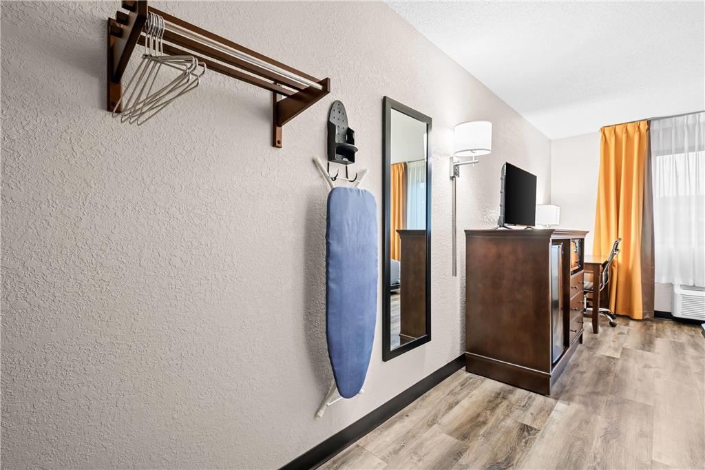 Super 8 by Wyndham Alexandria MN - photo 28
