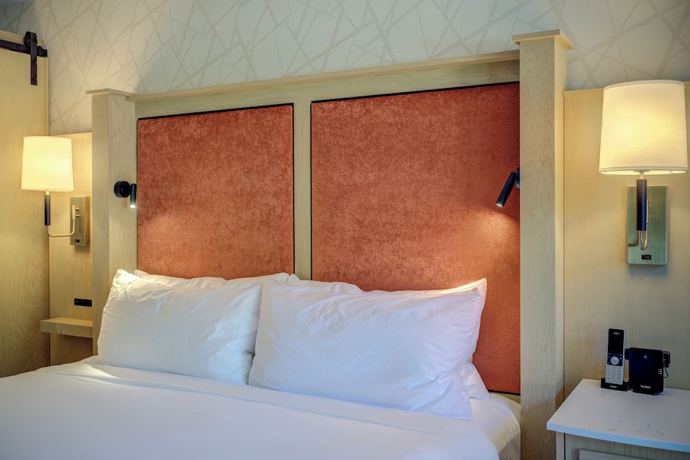 The Embers Hotel - photo 16