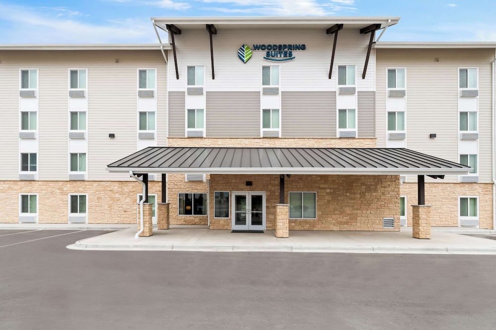 Woodspring Suites Denver Commerce City — Commerce