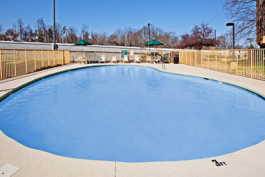 La Quinta Inn & Suites by Wyndham Nashville Airport Opryland - photo 11