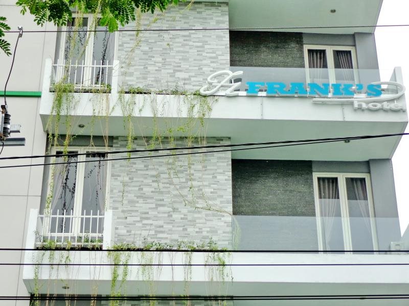 Franks Hotel - last minute hotel in Surabaya