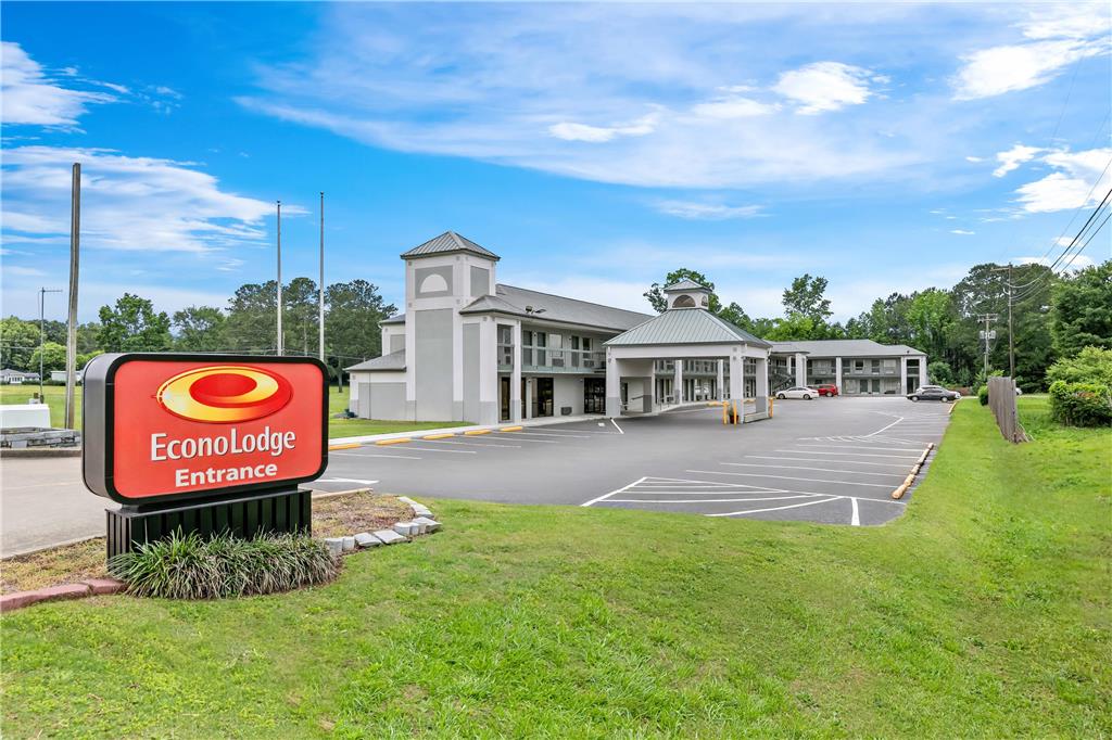 Econo Lodge Elberton pet-friendly hotel Elberton