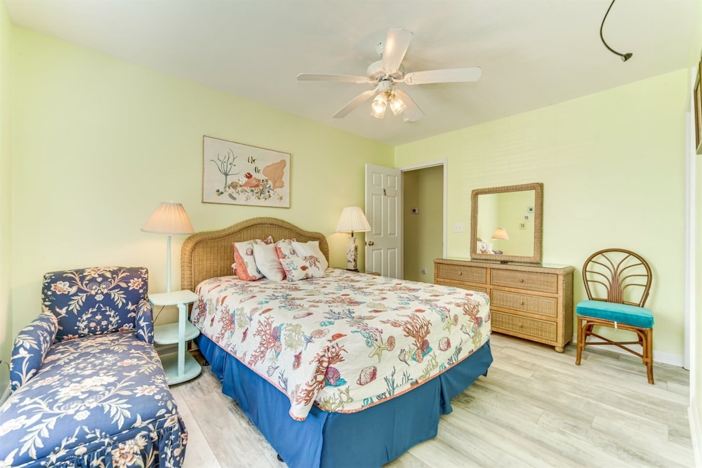 An Amazing Surfside Beach Escape - photo 76