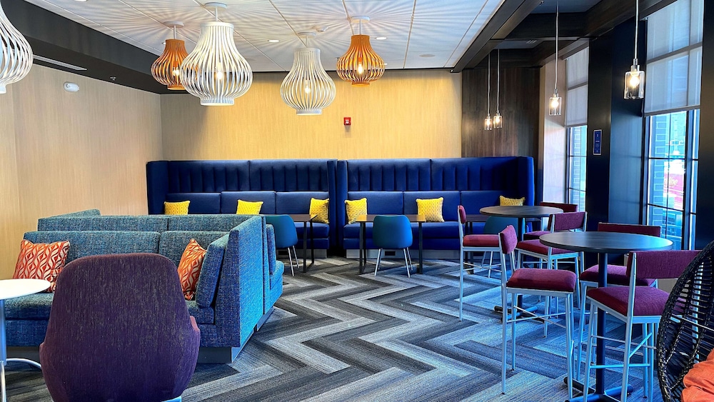 Tru By Hilton Baltimore Harbor East MD - photo 3