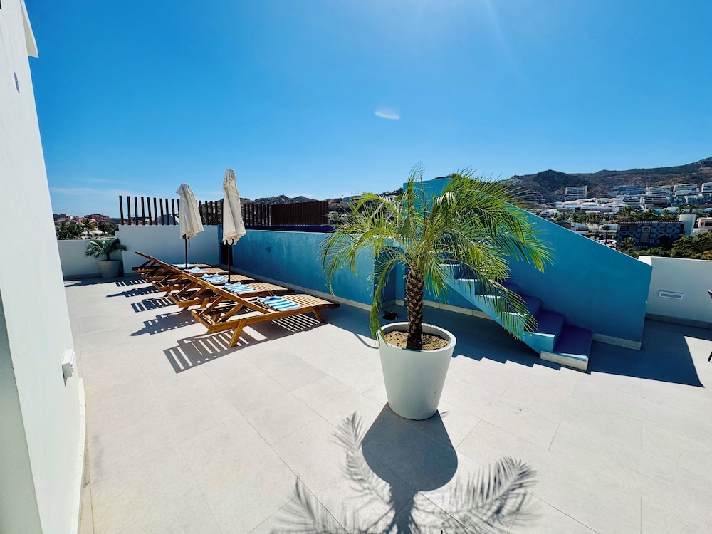 Rooftop pool