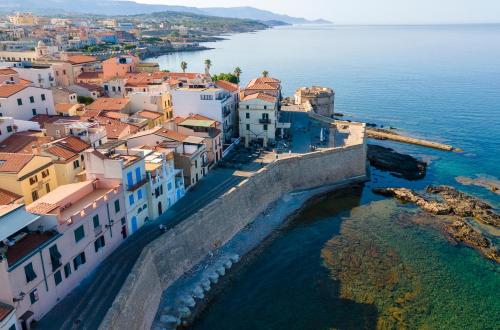 Carlo Alberto Apartment Alghero old town near the beach — 4-Star Luxury Hotel in Alghero, Italy