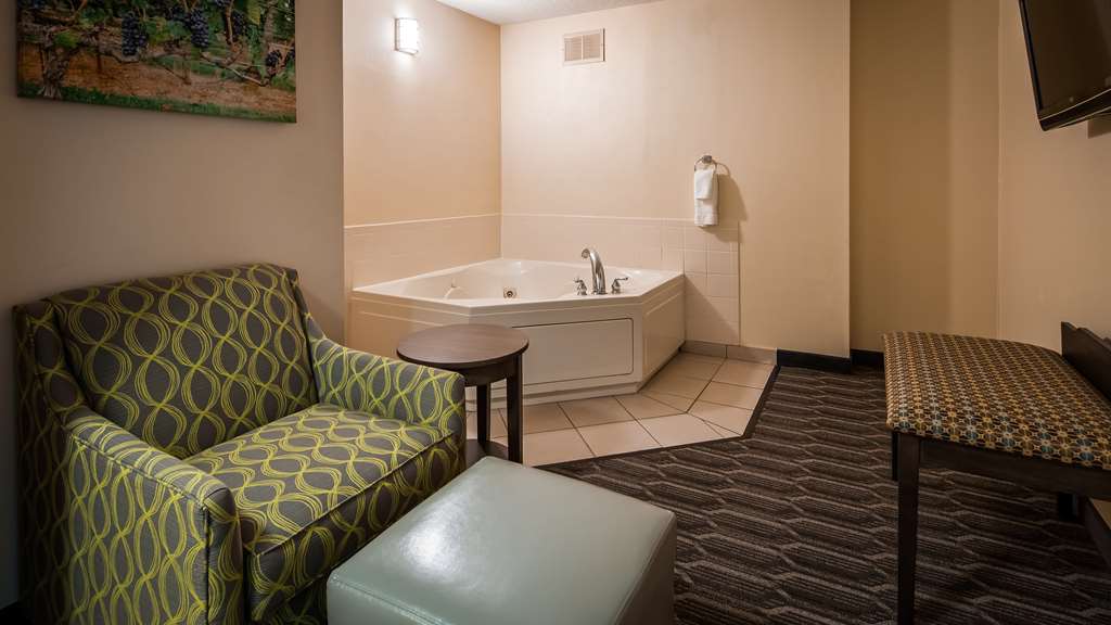 Best Western Plus Yadkin Valley Inn & Suites - photo 13
