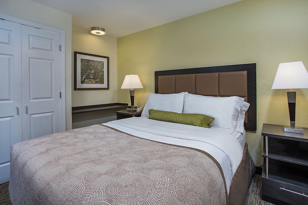 Candlewood Suites Louisville Airport an IHG Hotel - photo 5