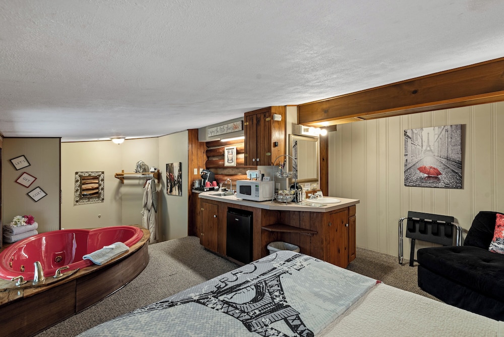 Tall Pines Inn - photo 73
