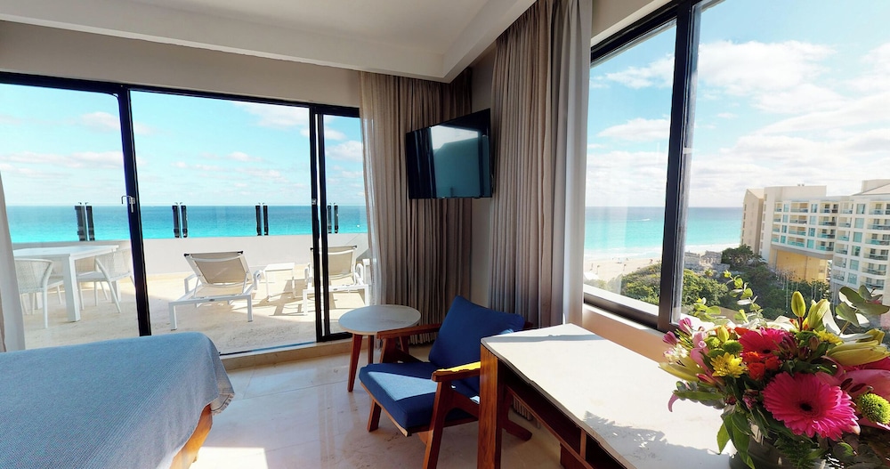 Park Royal Beach Cancun All Inclusive