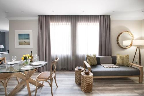 The Luxe on Exter Heights