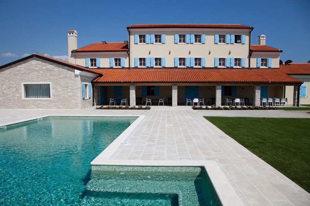 Velanera Hotel & Restaurant in Liznjan, Croatia