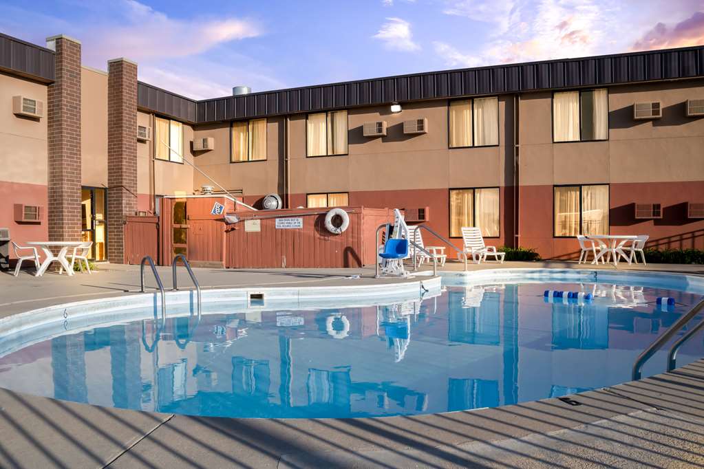 Econo Lodge Billings - photo 30
