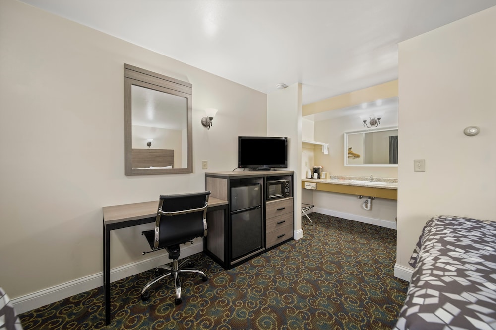 Kingsway Inn - photo 14