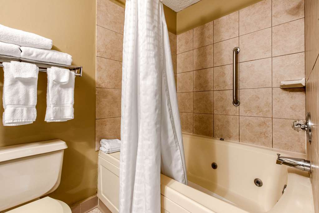 Quality Inn & Suites New Castle - photo 16