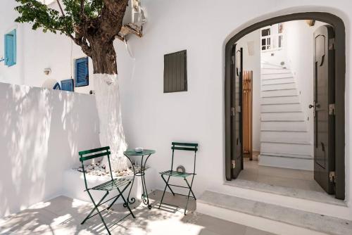 Mykonian Marvel: A Tranquil Oasis in the Old Town — 4-Star Luxury Hotel in Mykonos, Greece
