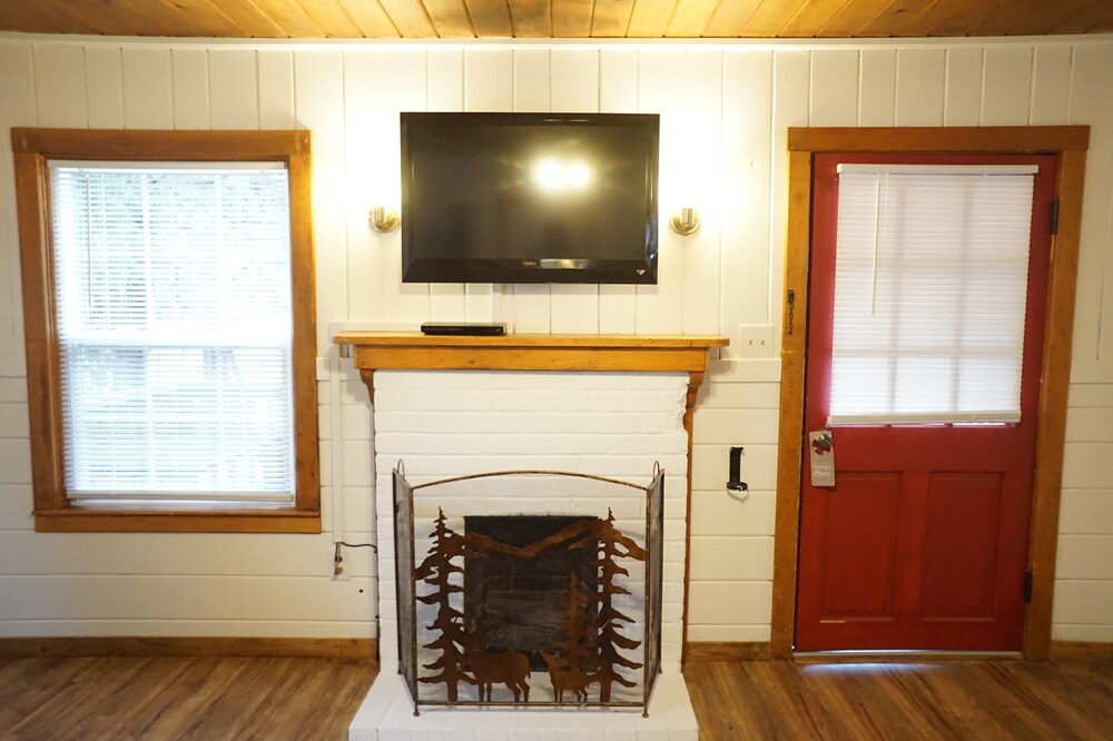 Shaver Lake Village Hotel - photo 54
