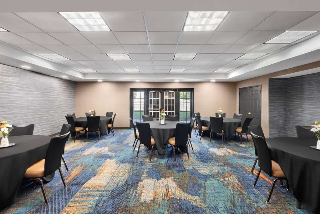 La Quinta Inn & Suites by Wyndham Greensboro NC - photo 26