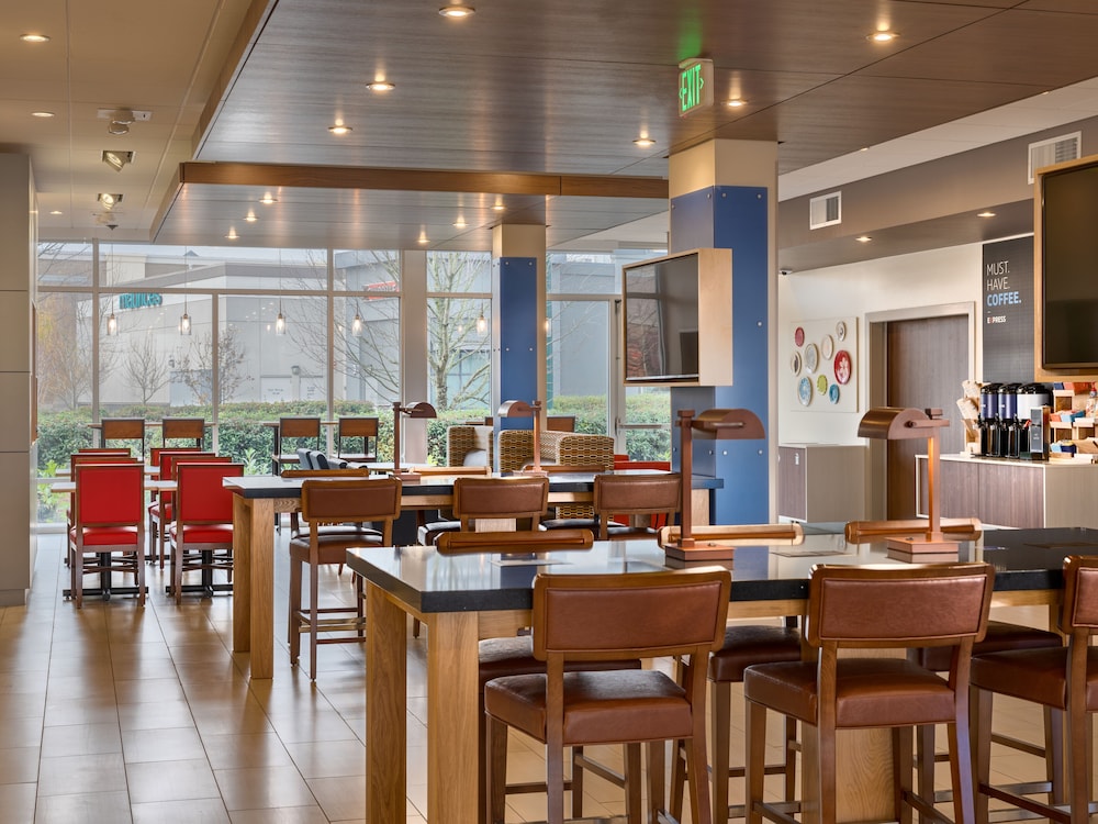 Holiday Inn Express & Suites Salem North Keizer by IHG - photo 18