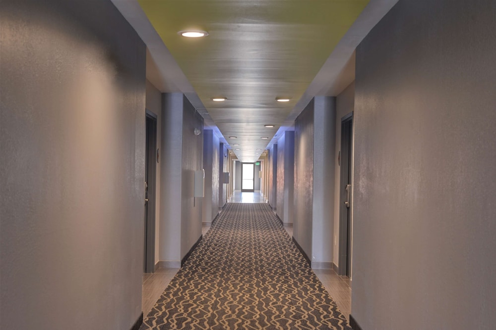 Americas Best Value Inn Memphis Airport - photo 18